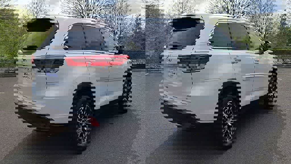 Used 2019 Toyota Highlander LE image 8