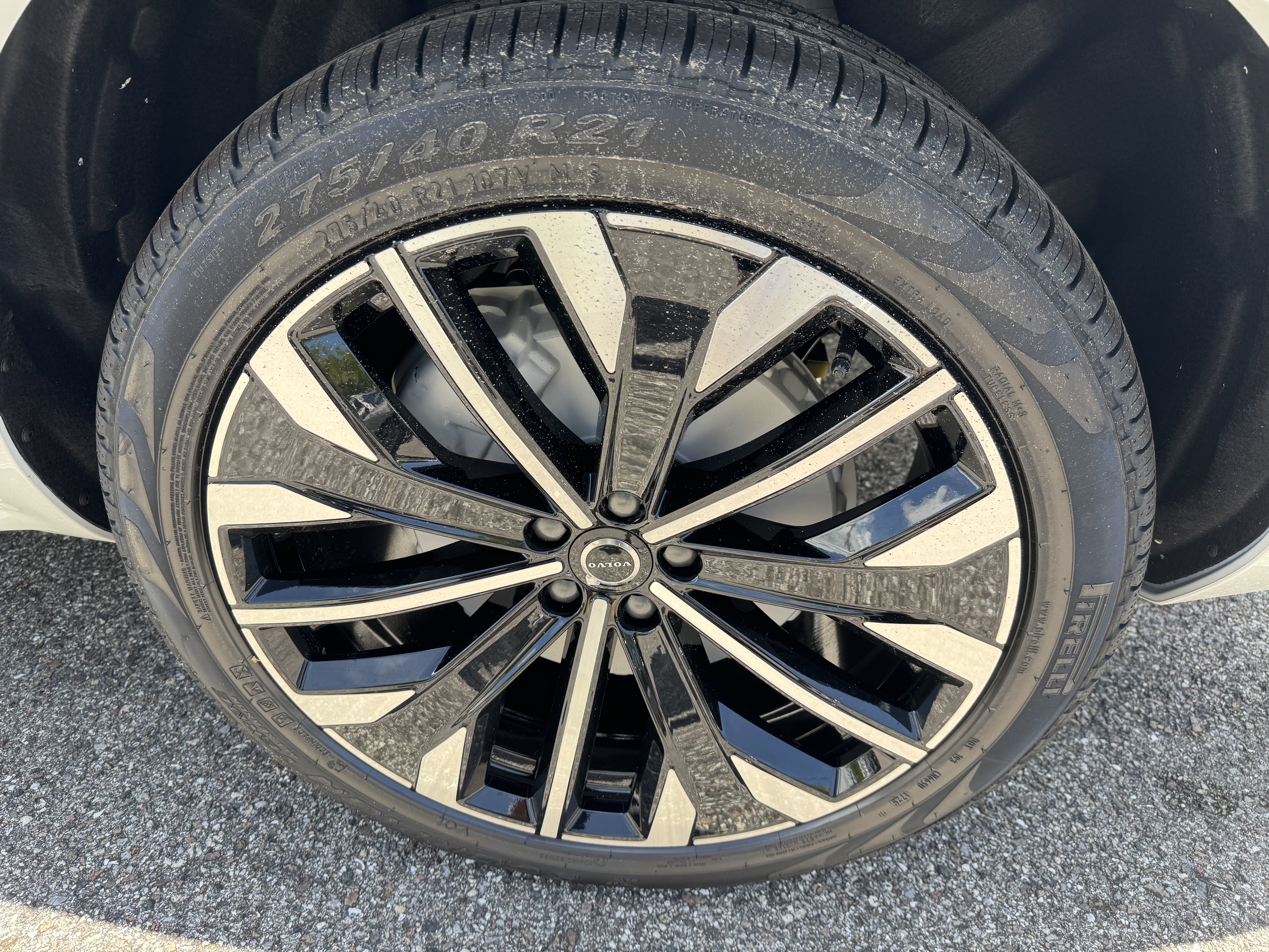 New 2026 Volvo XC90 B6 Plus w/ Protection Package Premier image 33
