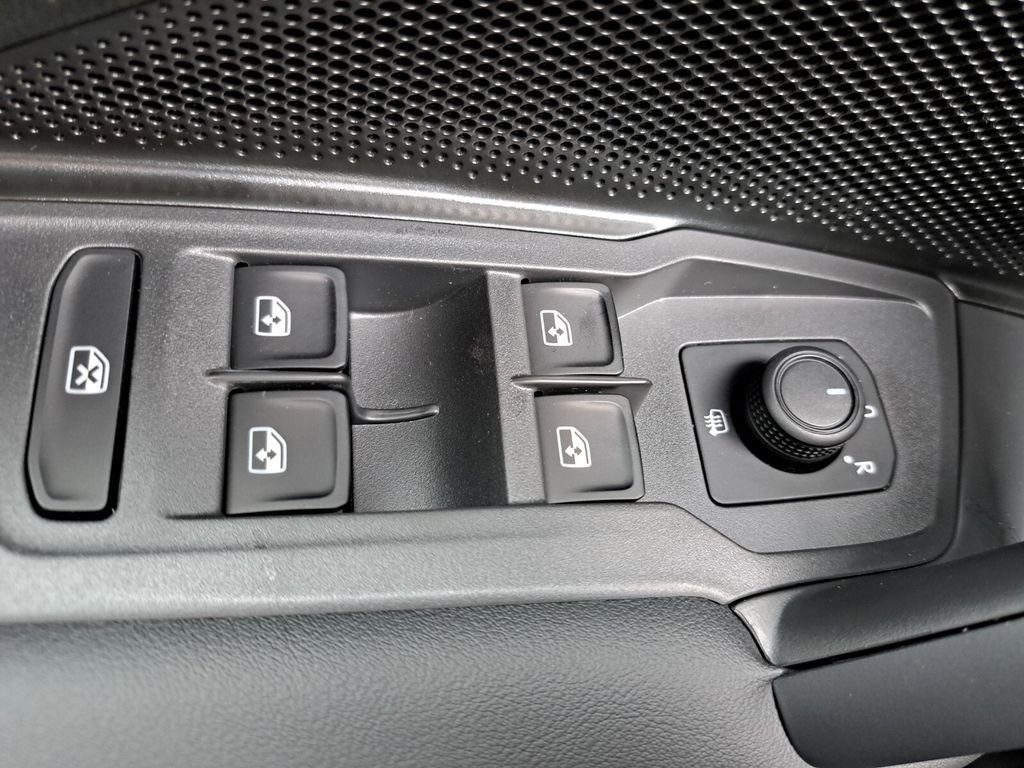 New 2026 Volkswagen Tiguan S image 15