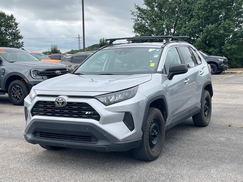 Used 2021 Toyota RAV4 LE image 3