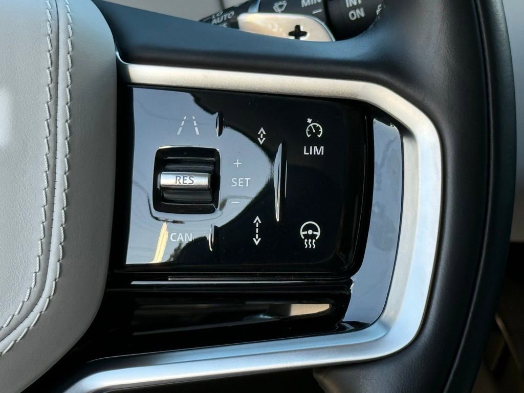 Used 2024 Land Rover Range Rover Sport SE image 27