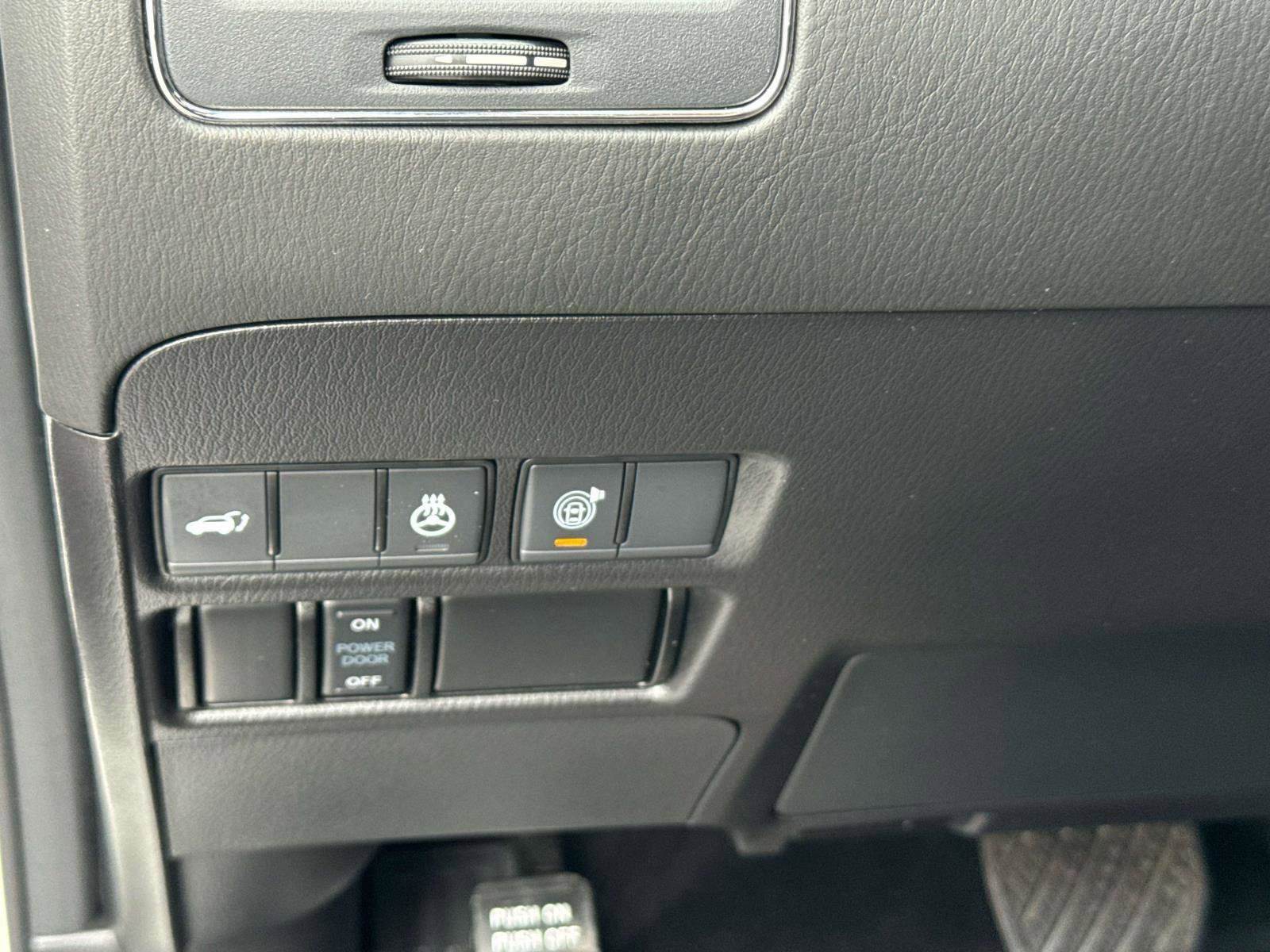 Used 2024 Nissan Armada Platinum w/ Captain's Chairs Package image 11