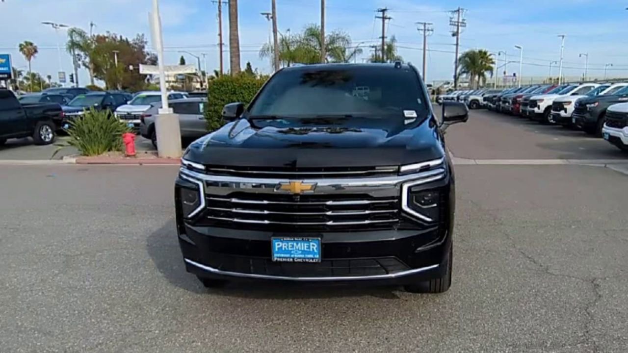 Certified 2025 Chevrolet Tahoe LT AWD/4WD image 3