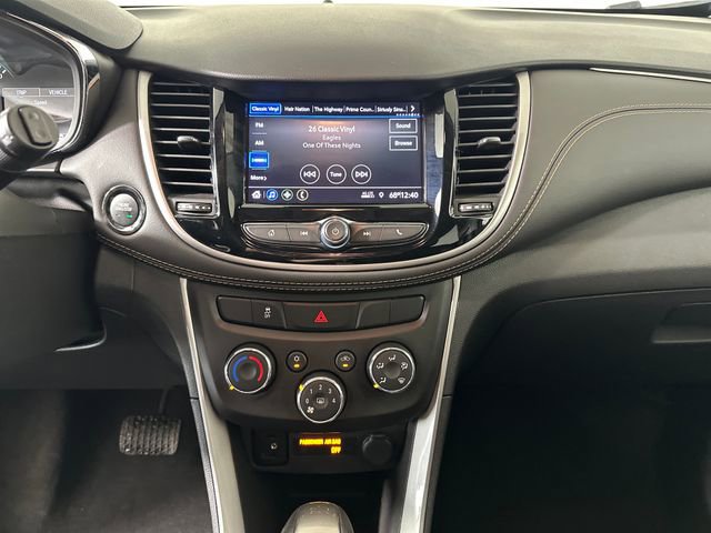 Used 2022 Chevrolet Trax LT w/ LT Convenience Package image 21