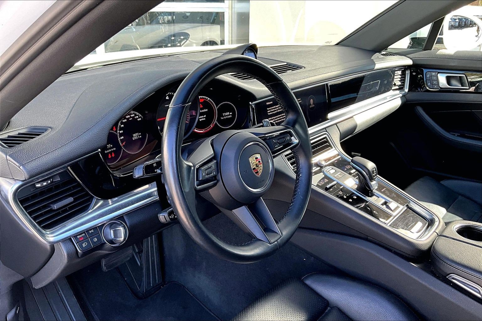 Used 2022 Porsche Panamera image 14