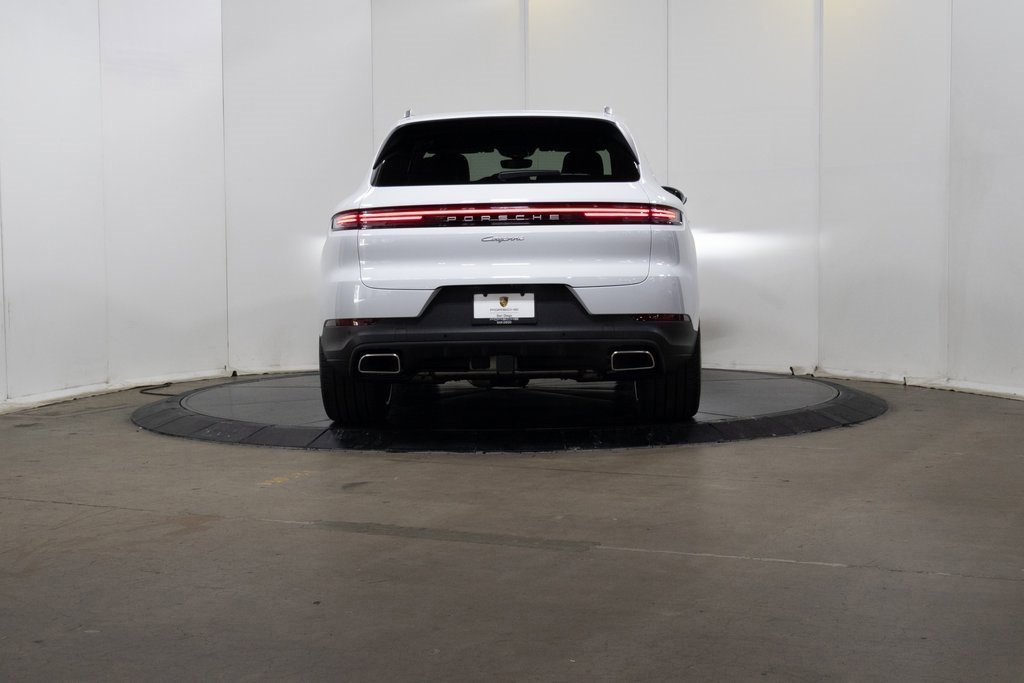 Used 2025 Porsche Cayenne image 6