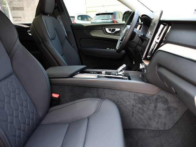 New 2026 Volvo XC60 B5 Plus w/ Protection Package Premier image 29