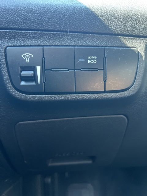 Used 2016 Hyundai Veloster image 19