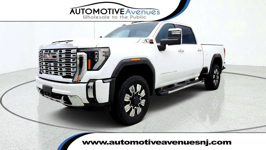 Used 2024 GMC Sierra 2500 Denali w/ Denali Reserve Package AWD/4WD image 1
