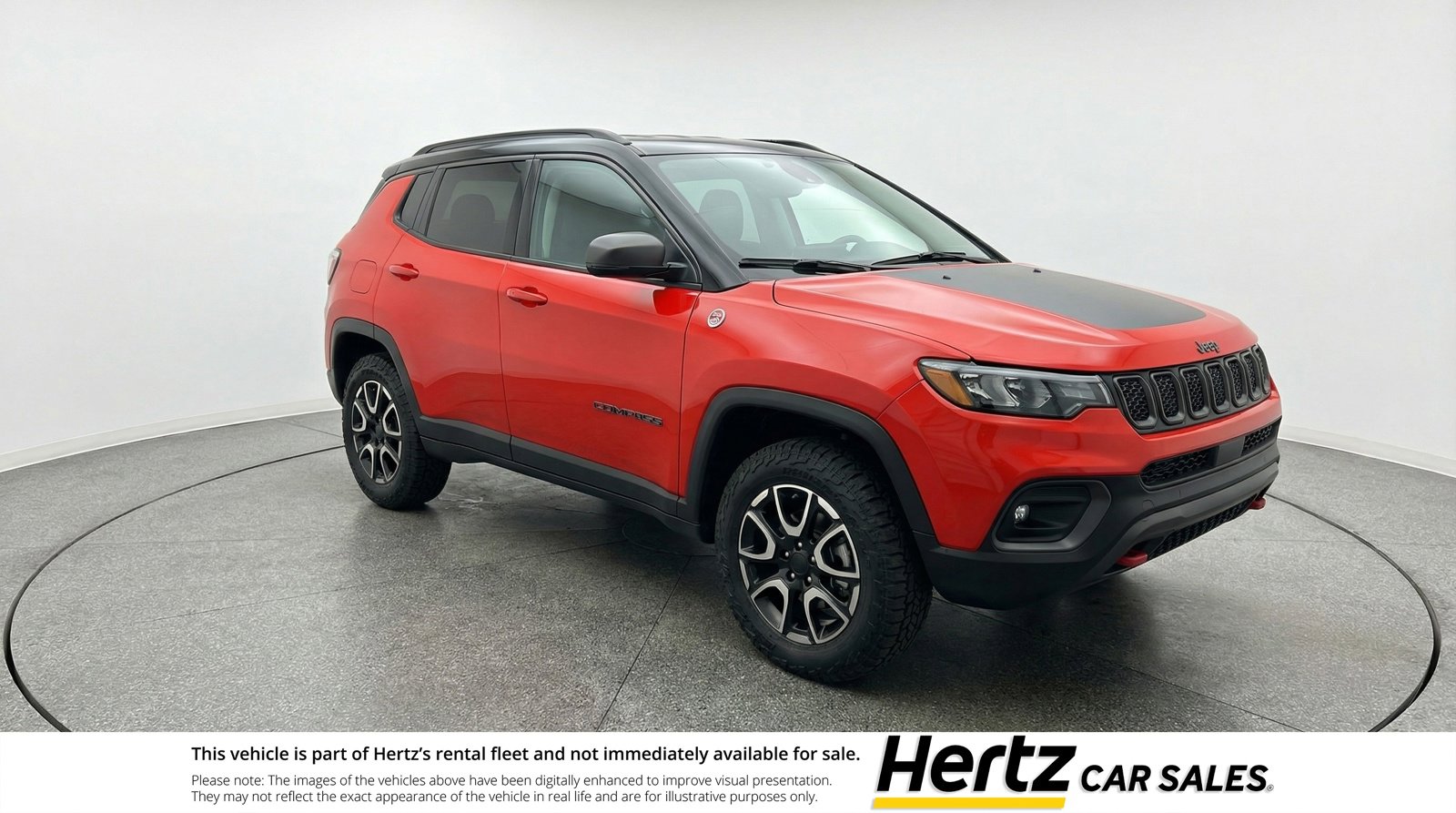 Used 2025 Jeep Compass Trailhawk image 1