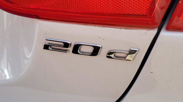 Used 2018 Jaguar XE Premium image 5