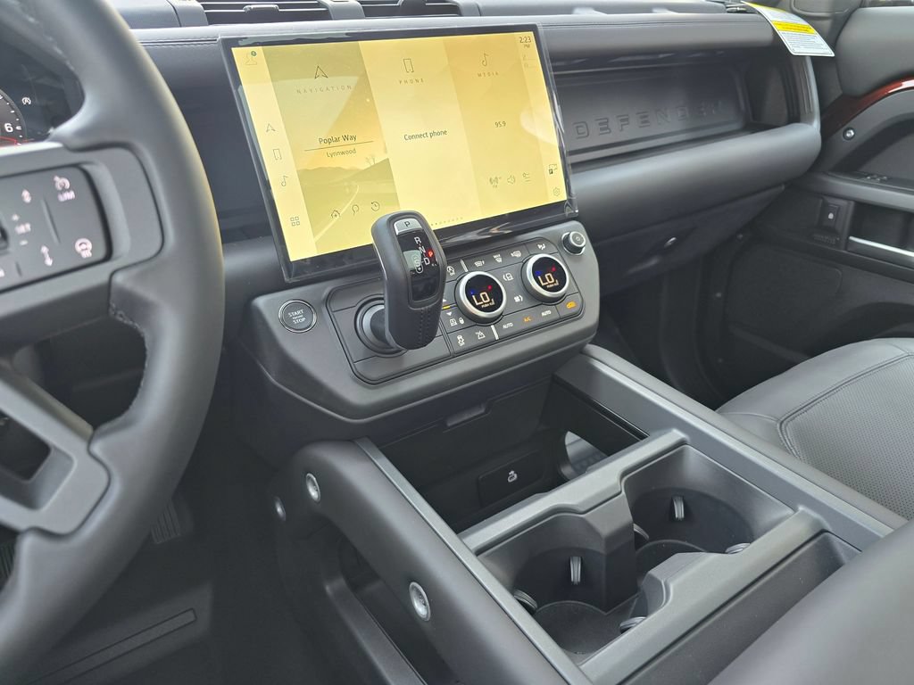 New 2026 Land Rover Defender 130 X-Dynamic SE AWD/4WD image 20