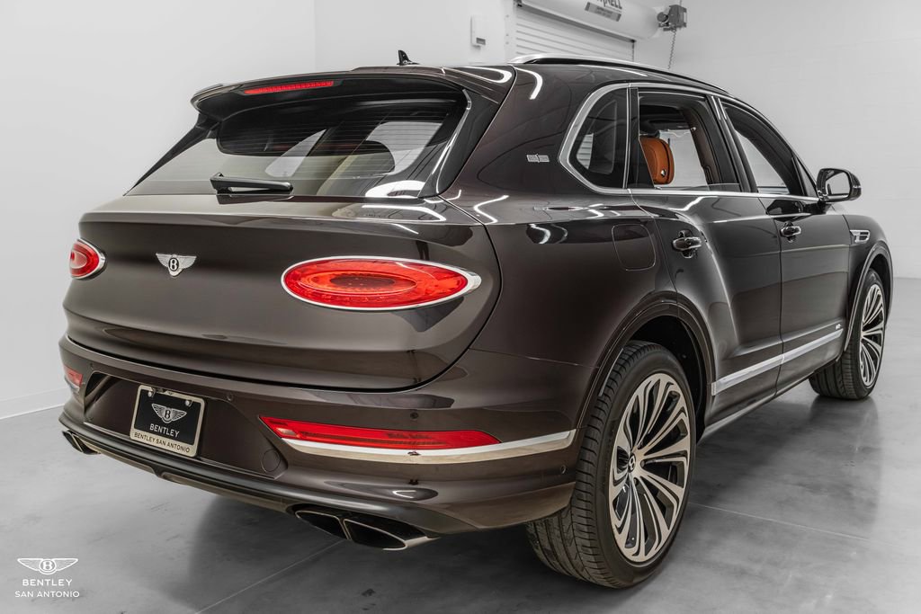 Used 2021 Bentley Bentayga AWD/4WD image 21