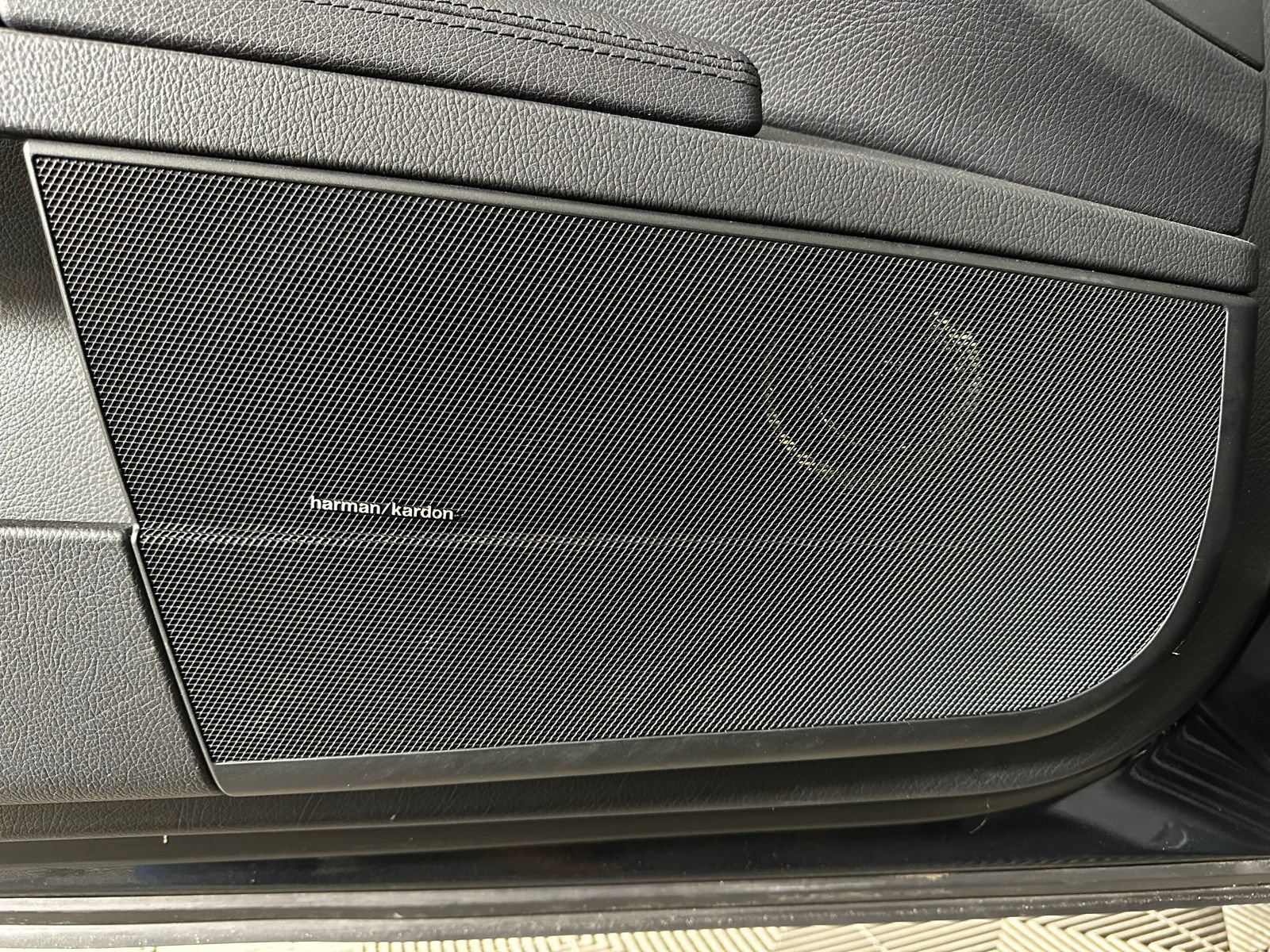 Used 2011 Mercedes-Benz S 550 4MATIC image 22