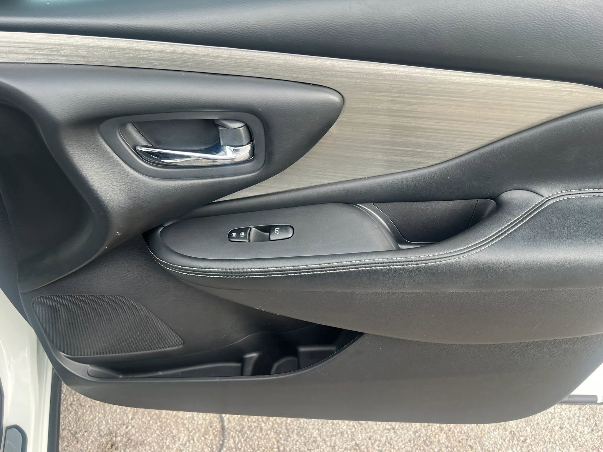 Used 2017 Nissan Murano S w/ Navigation Package image 23