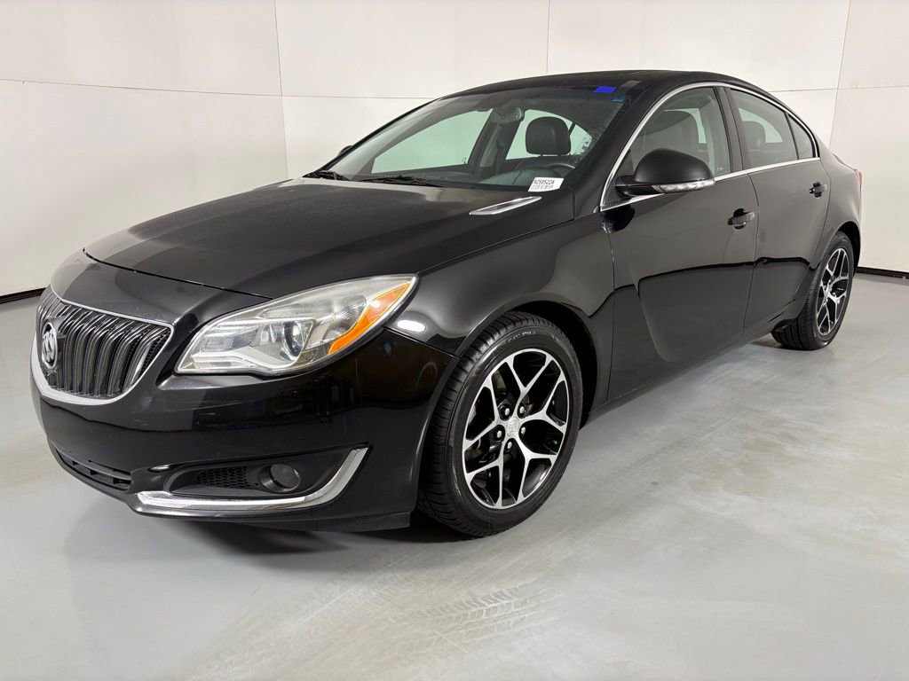 Used 2017 Buick Regal Sport Touring image 4