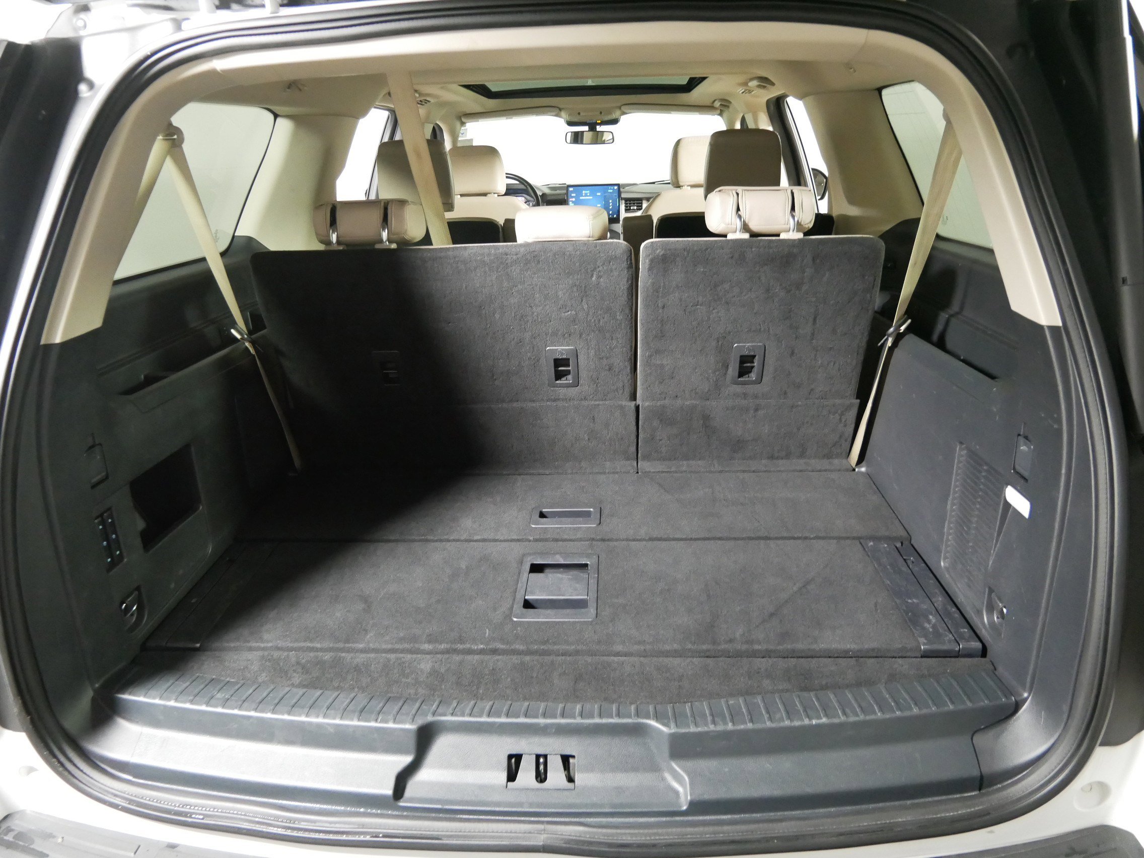 Used 2024 Ford Expedition Max Limited image 18