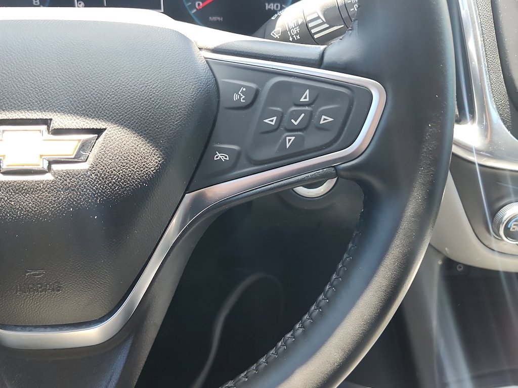 Used 2018 Chevrolet Equinox LT FWD image 19