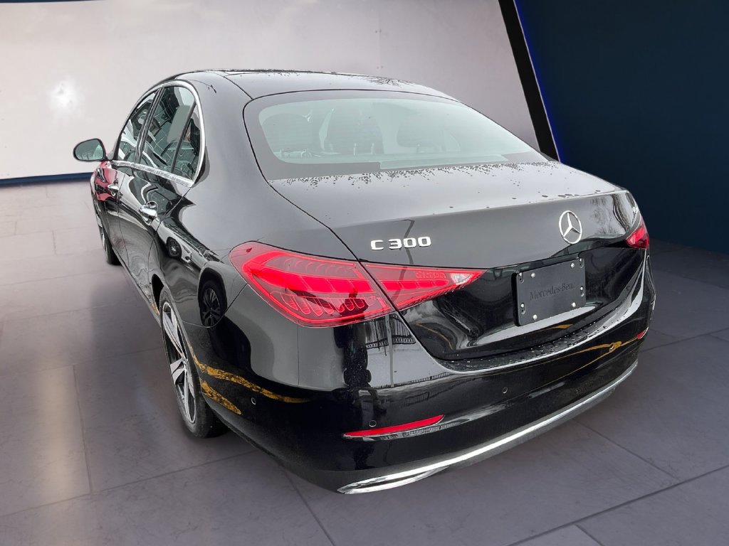 Used 2025 Mercedes-Benz C 300 4MATIC Sedan image 3