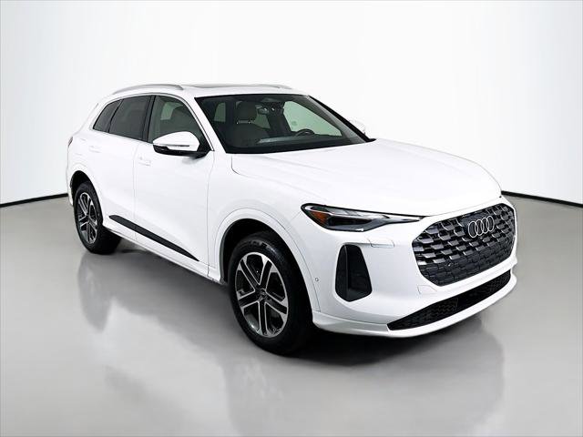 Certified 2025 Audi Q5 Premium w/ 19" Wheel Package AWD/4WD image 7