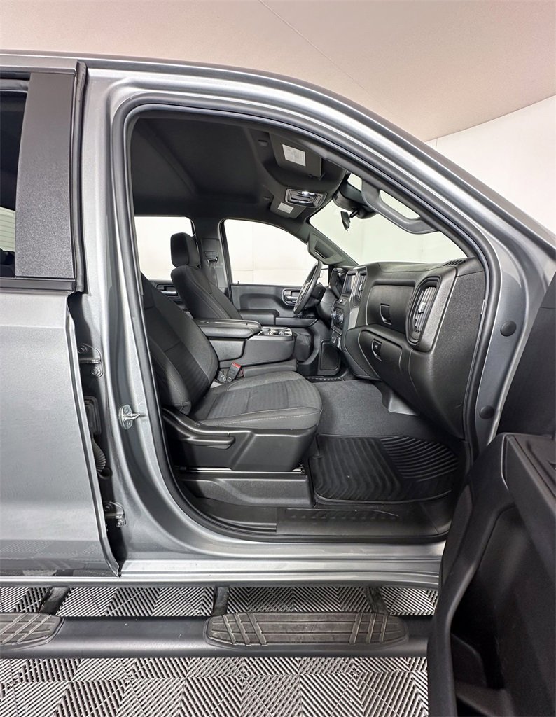 Used 2023 Chevrolet Silverado 1500 Custom image 6
