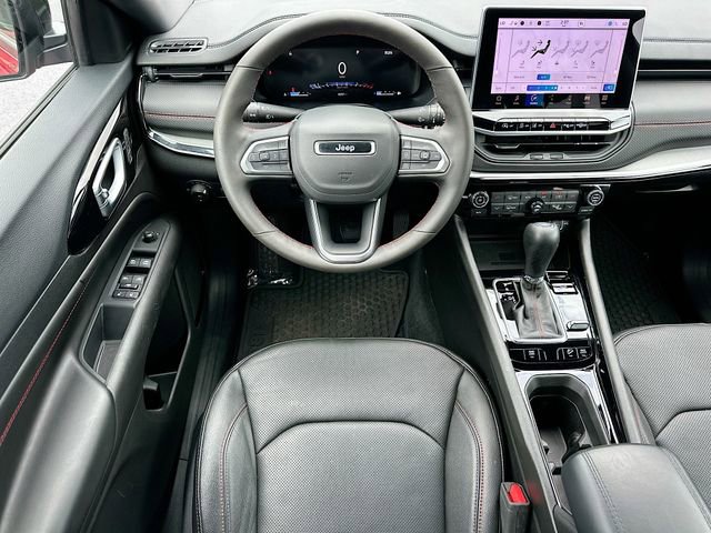 Used 2025 Jeep Compass Trailhawk w/ Trailhawk Elite Group image 22