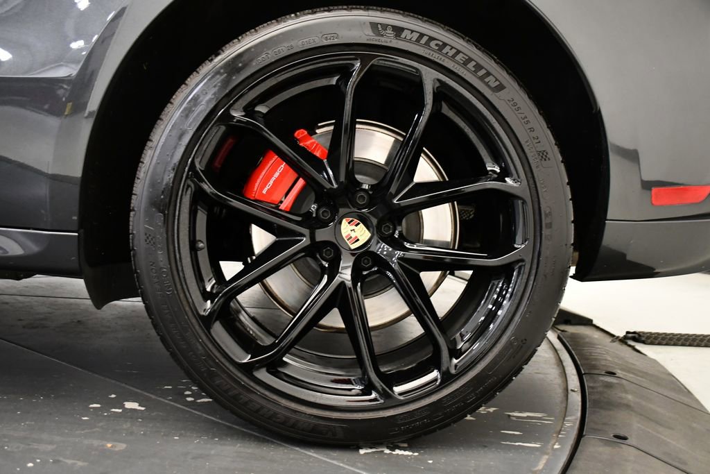 Certified 2024 Porsche Macan GTS image 17