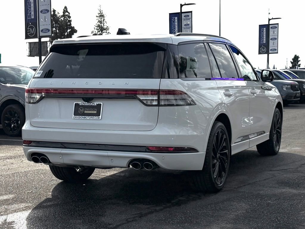 Used 2025 Lincoln Aviator Reserve w/ Equipment Group 201A image 9