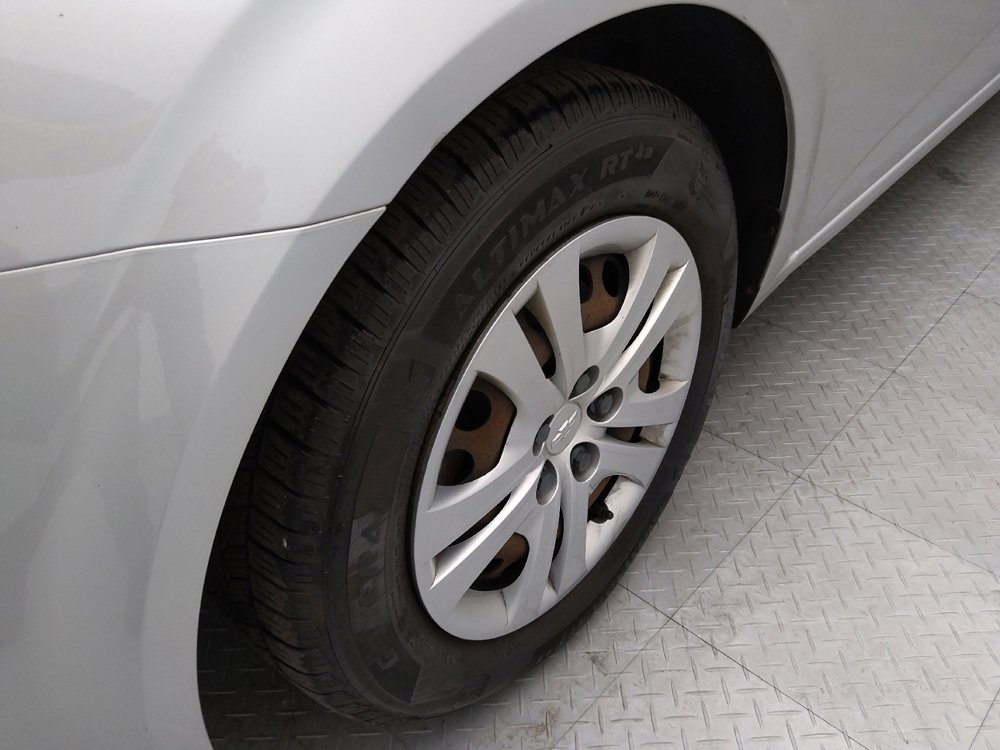 Used 2020 Chevrolet Sonic LT image 31