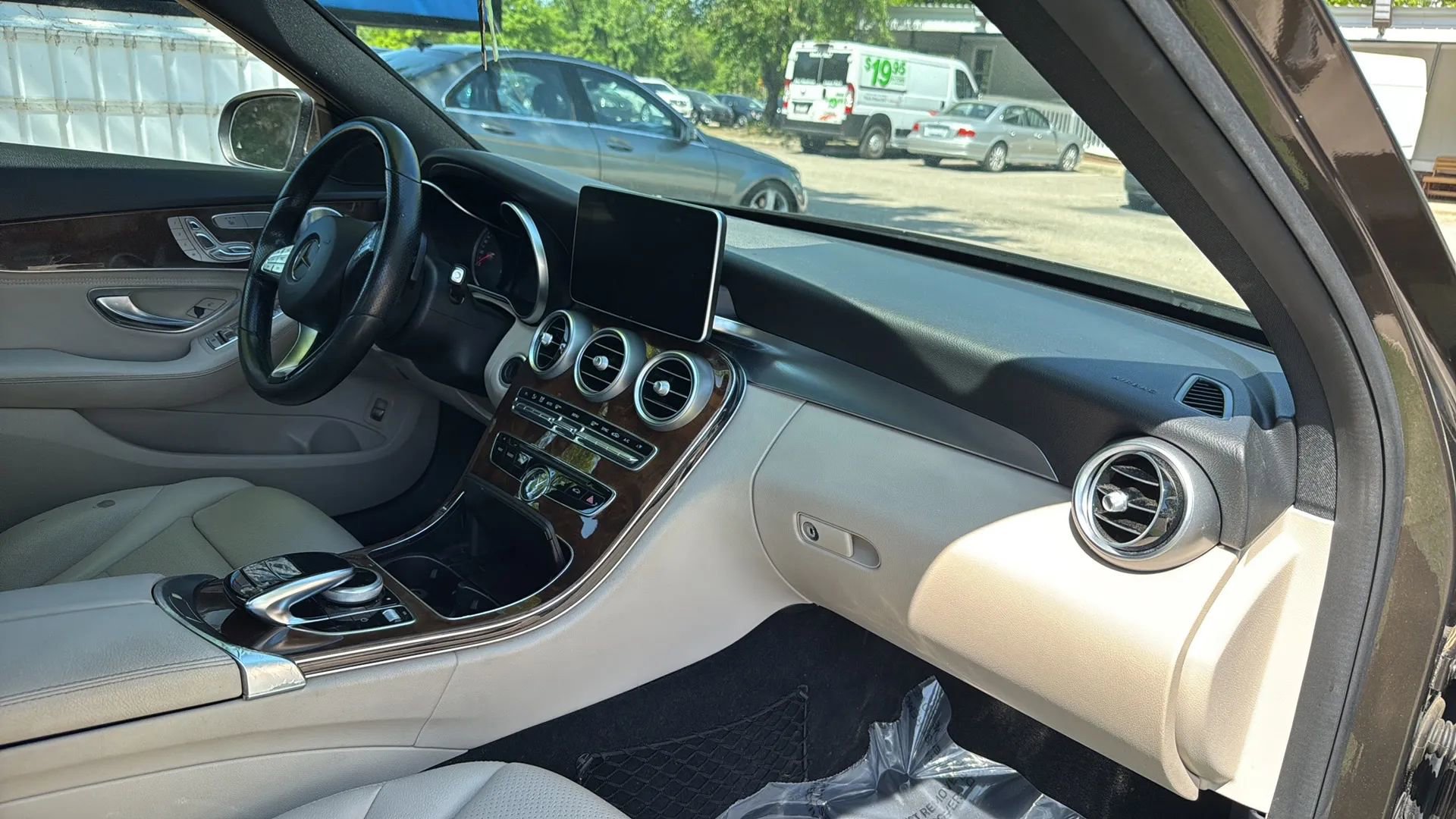 Used 2015 Mercedes-Benz C 300 4MATIC Sedan image 21