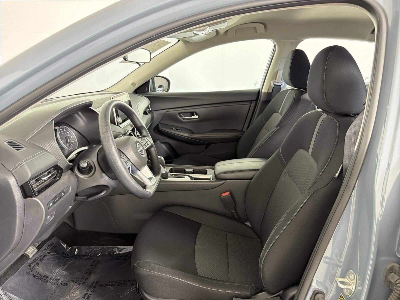 Used 2025 Nissan Sentra SV FWD image 21