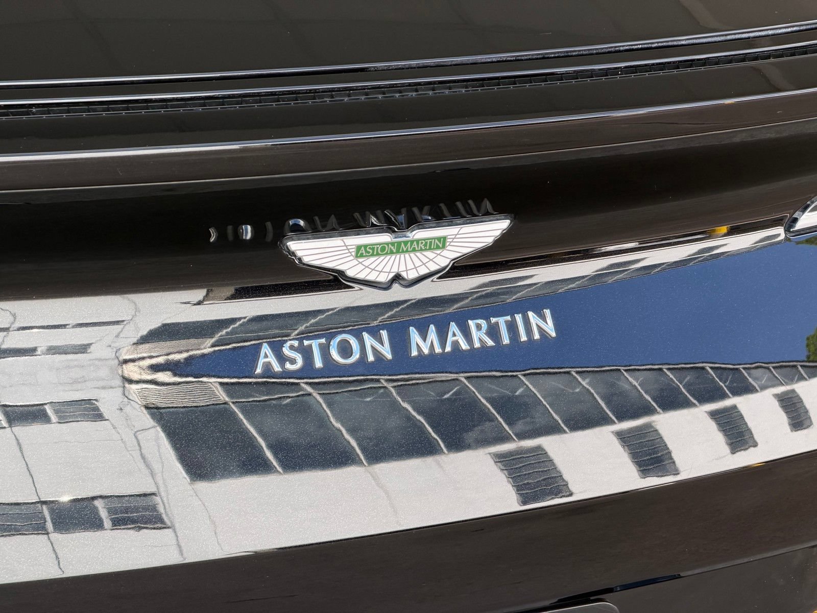 Used 2019 Aston Martin DB11 AMR RWD image 19