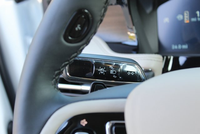New 2026 Lincoln Corsair Reserve w/ Rear Removable Package Tray image 17
