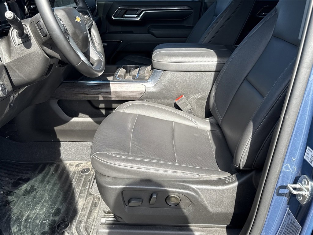 Used 2024 Chevrolet Silverado 2500 LTZ w/ LTZ Texas Edition image 12