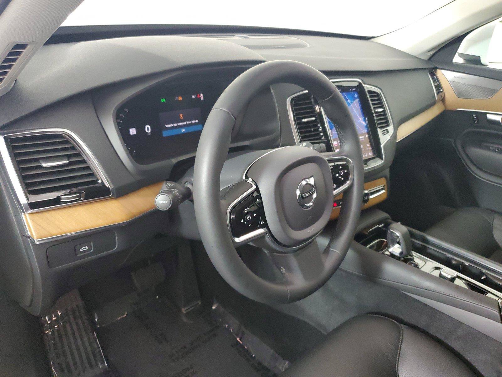 Certified 2023 Volvo XC90 B6 Plus w/ Protection Package AWD/4WD image 25