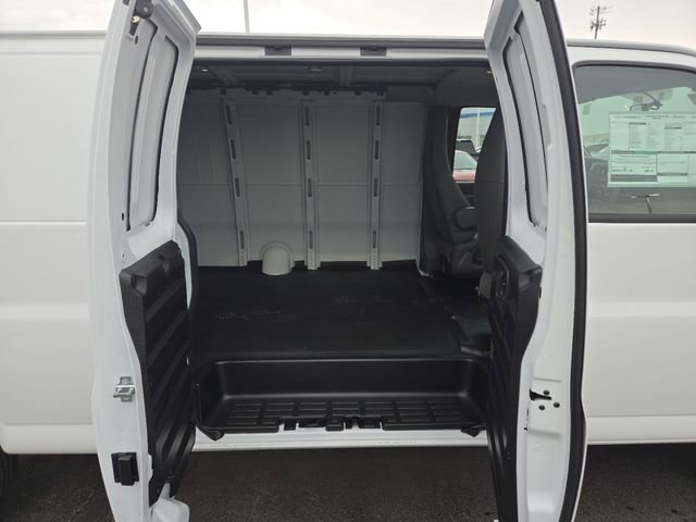 New 2026 Chevrolet Express 3500 Extended w/ Driver Convenience Package image 21
