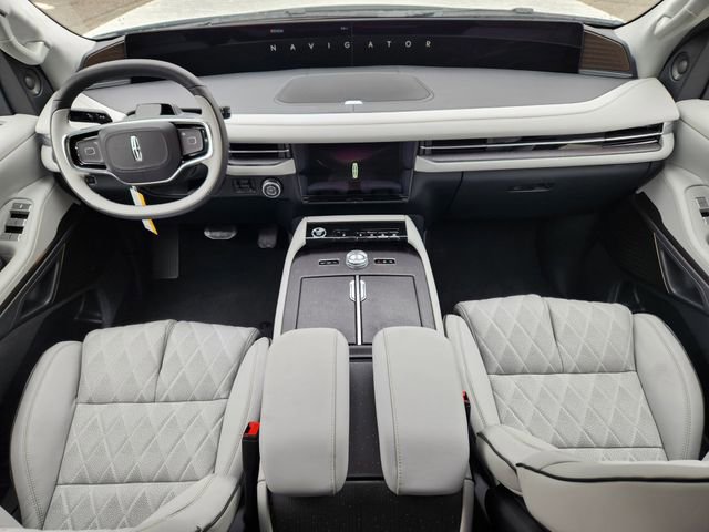 New 2026 Lincoln Navigator L Black Label AWD/4WD image 15