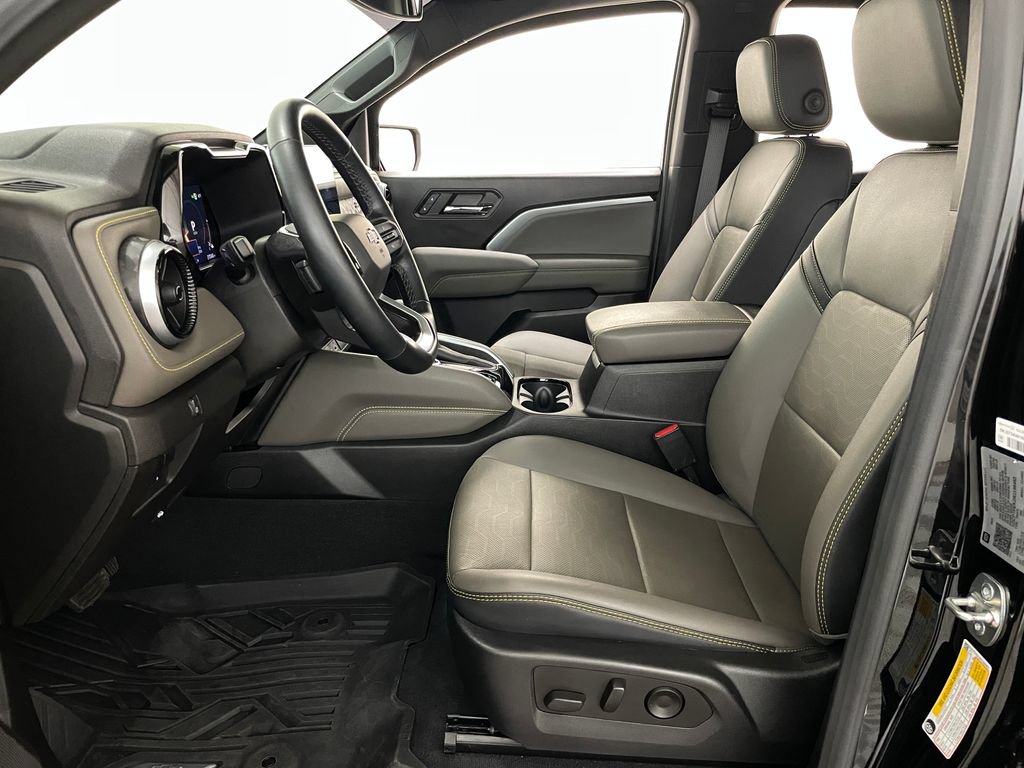 Used 2024 Chevrolet Colorado ZR2 w/ ZR2 Convenience Package III AWD/4WD image 8