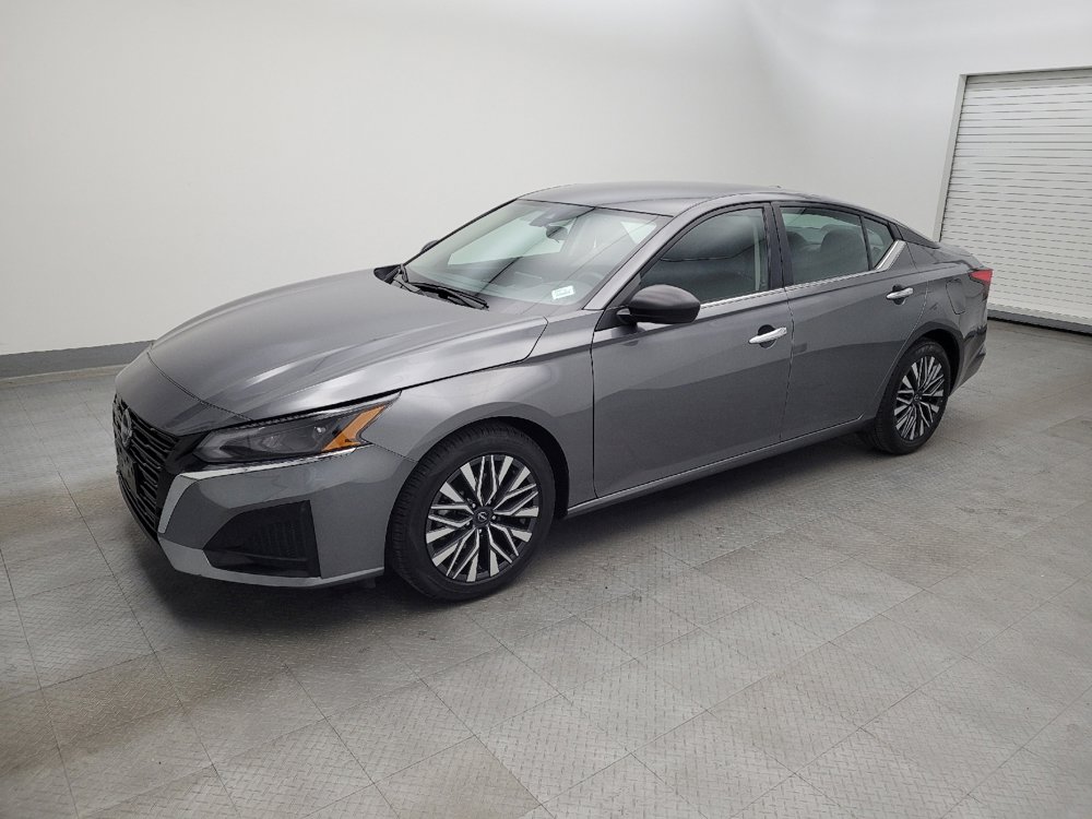 Used 2024 Nissan Altima 2.5 SV image 2