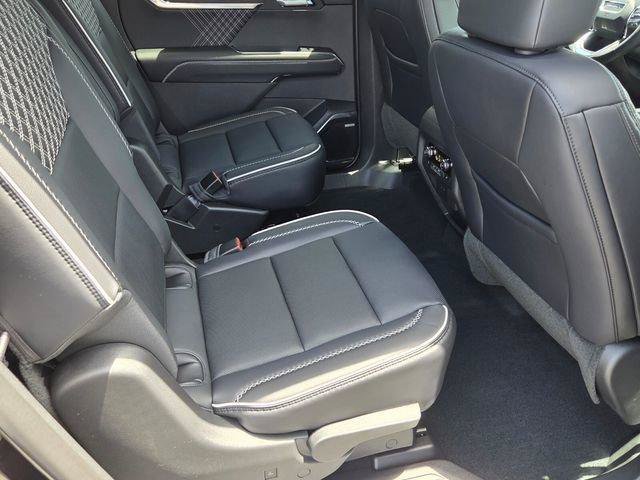 New 2026 GMC Acadia Denali w/ Super Cruise Package FWD image 18