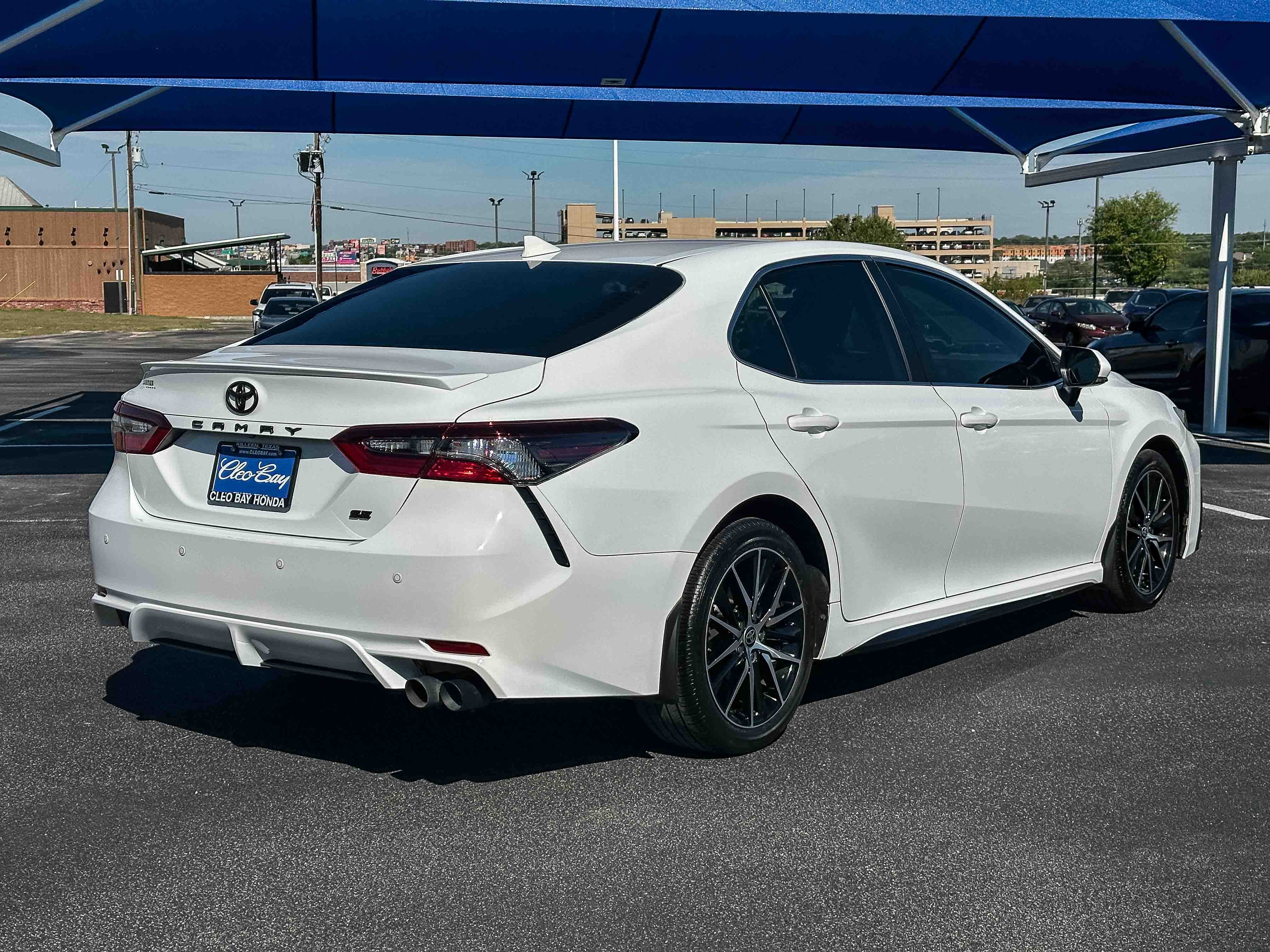 Used 2023 Toyota Camry SE image 6
