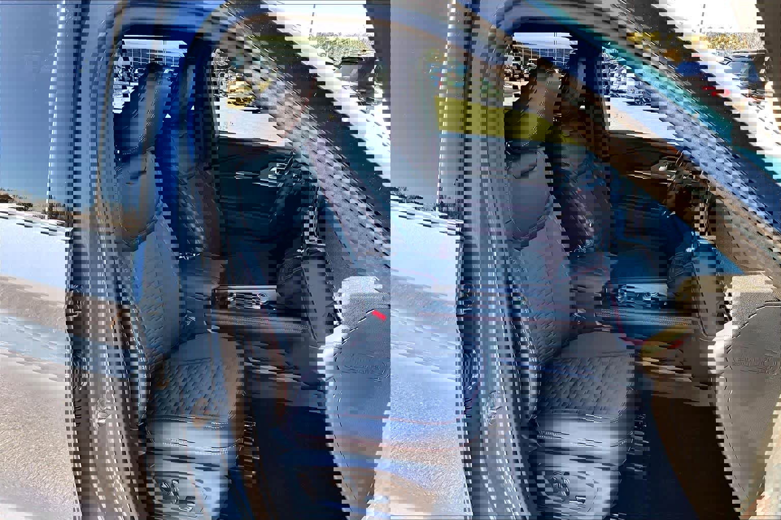 Used 2025 Ford Explorer ST-Line w/ Premium Package image 8