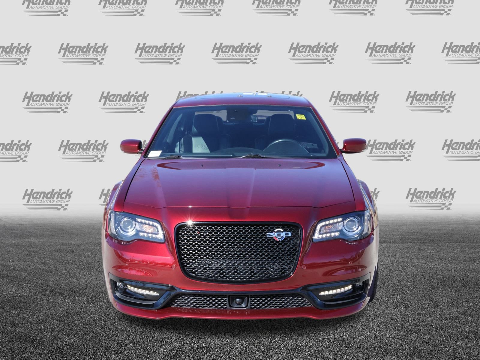 Used 2023 Chrysler 300 C image 3