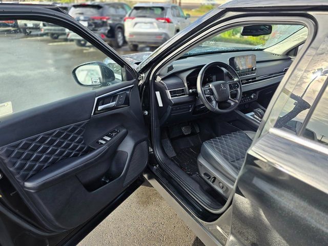 Used 2023 Mitsubishi Outlander SEL image 37