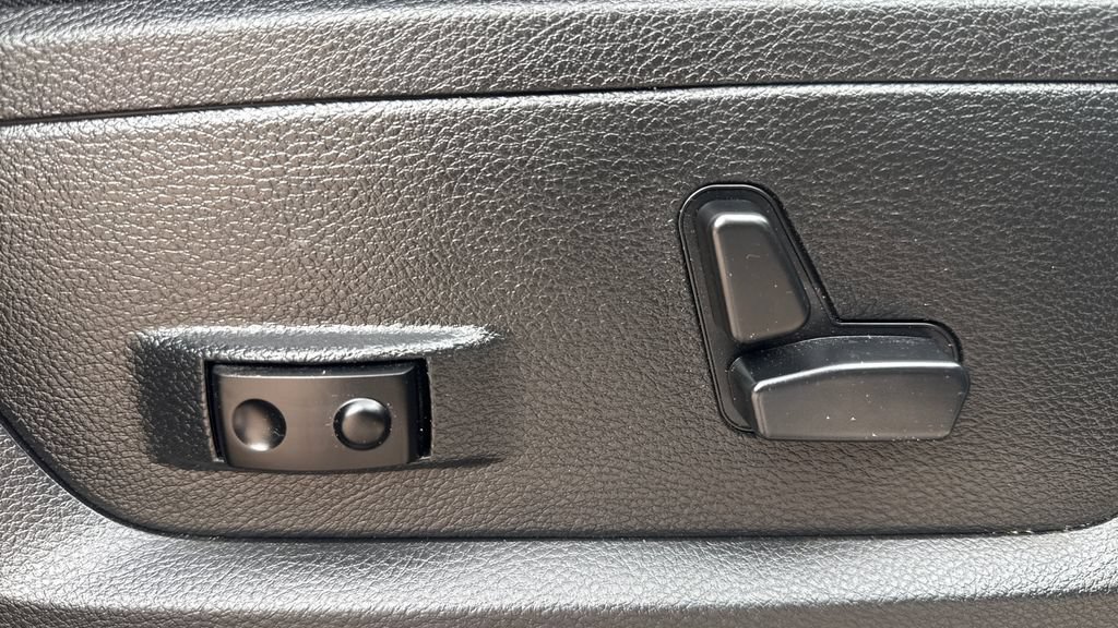 Used 2016 RAM 1500 Limited AWD/4WD image 29