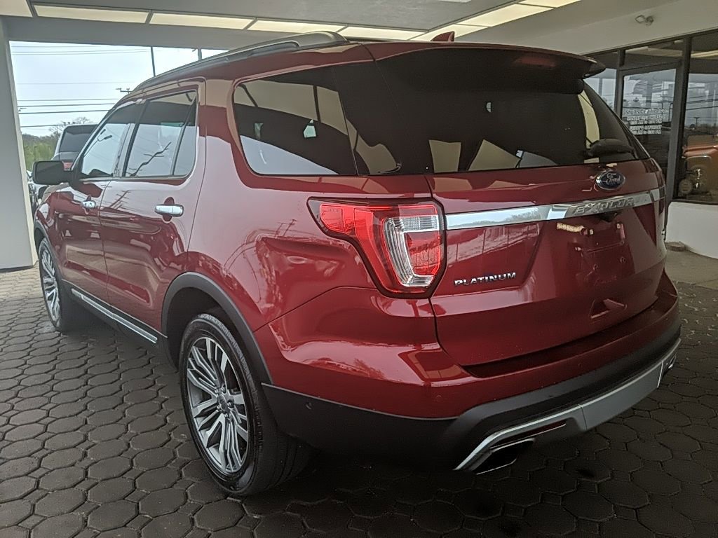 Used 2017 Ford Explorer Platinum image 10