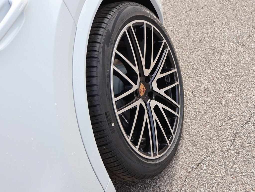 New 2026 Porsche Cayenne Coupe AWD/4WD image 38