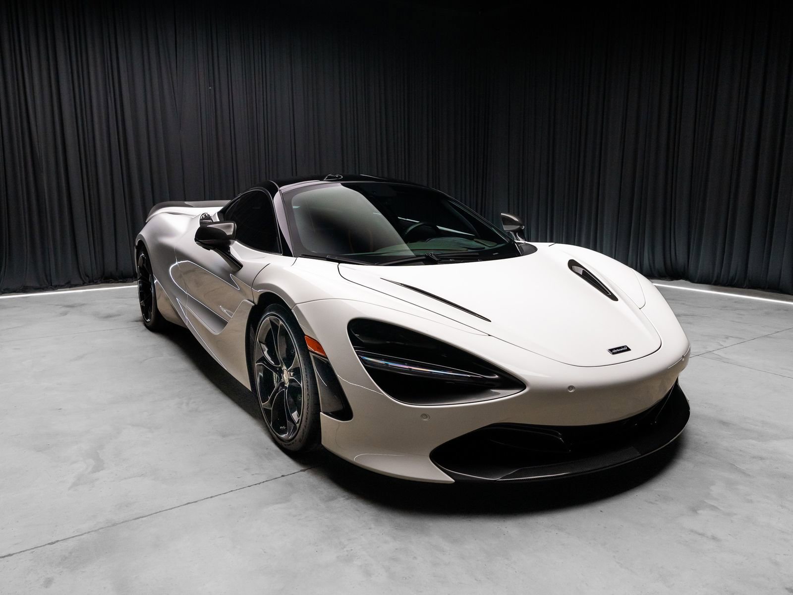 Used 2019 McLaren 720S Performance RWD image 12