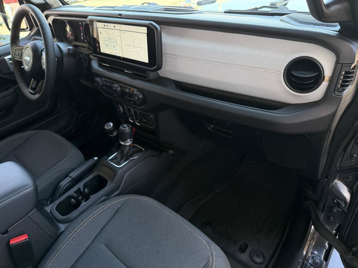 Used 2024 Jeep Wrangler Sport AWD/4WD image 20
