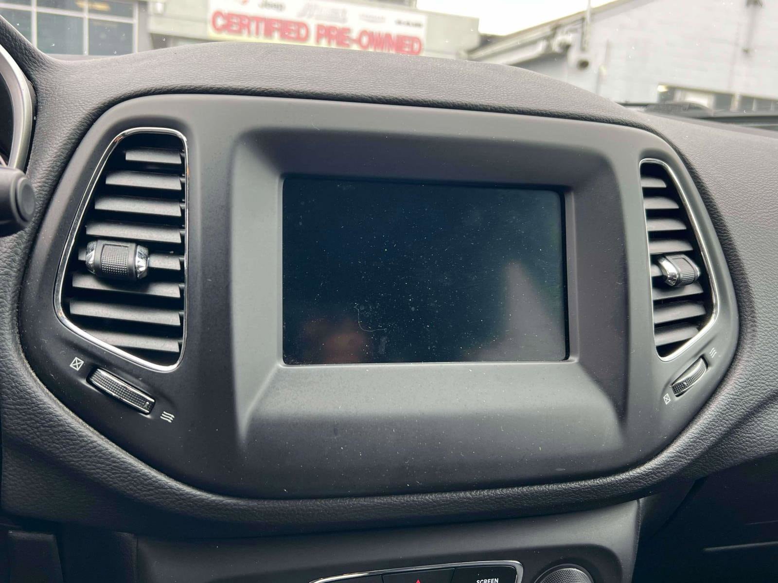 Used 2019 Jeep Compass Latitude w/ Cold Weather Group AWD/4WD image 25